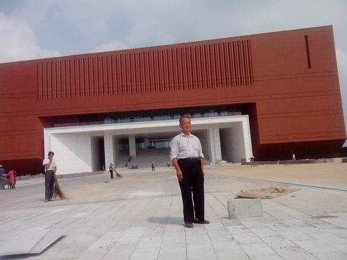 廠房?jī)?nèi)部